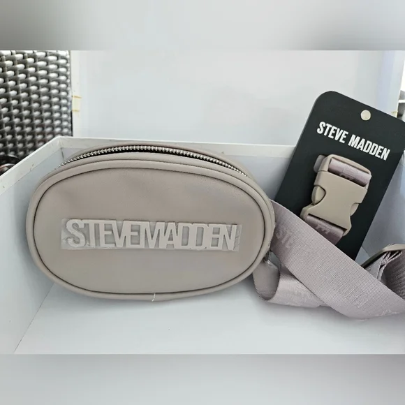 NEW STEVE MADDEN LOGO BELT BAG FANNY PACK CROSSBODY BAG ONE SIZE Mushroom Gray - Picture 2 of 5